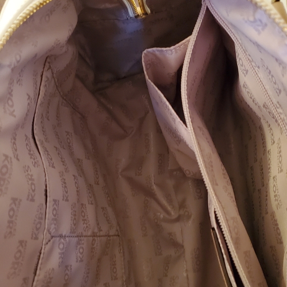 Michael Kors bag - Picture 3 of 3